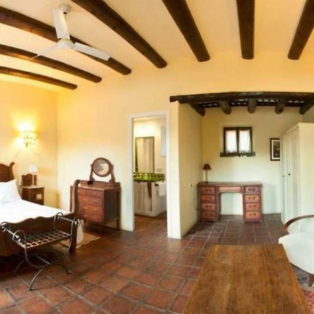 Hostal La Riera Турруеля-да-Монґрі Екстер'єр фото