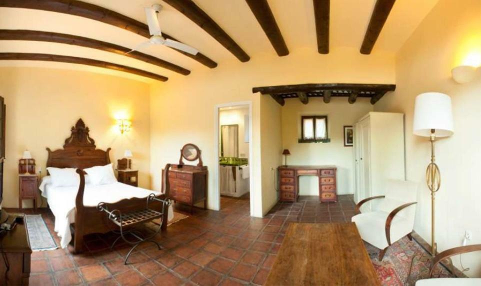 Hostal La Riera Турруеля-да-Монґрі Екстер'єр фото