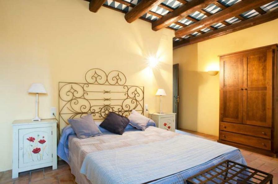 Hostal La Riera Турруеля-да-Монґрі Екстер'єр фото