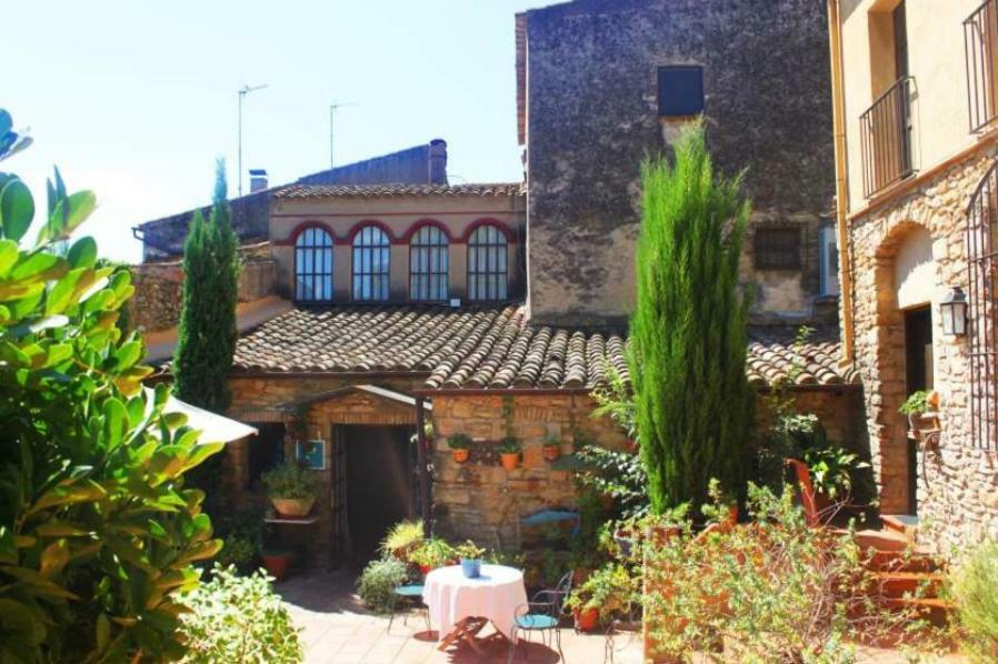 Hostal La Riera Турруеля-да-Монґрі Екстер'єр фото