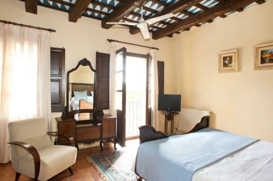 Hostal La Riera Турруеля-да-Монґрі Екстер'єр фото